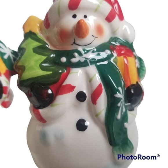Snowman Salt and Pepper Shakers Ceramic with Stoppers and Box New - Picture 10 of 10